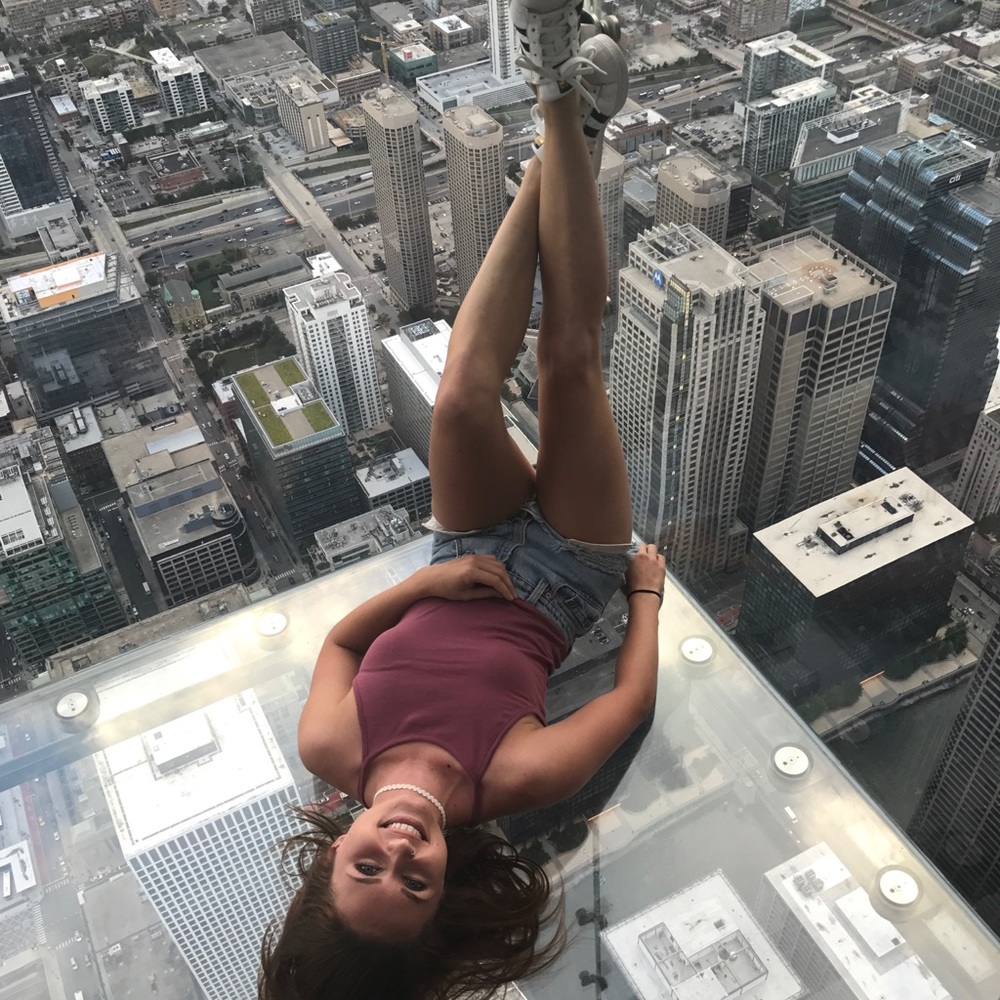 🌻MEET YOUR POSHER🌻