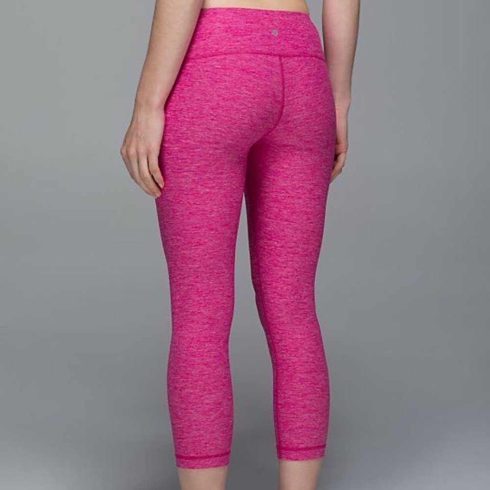Lululemon Wunder under crops