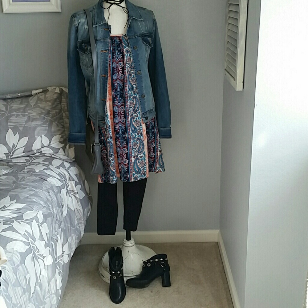 3/$10 Gauze Crochet Tunic - Picture 1 of 4