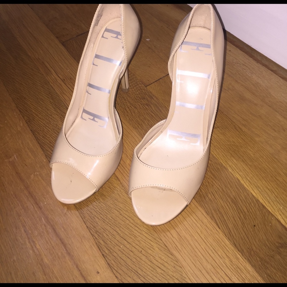 Nude shoes