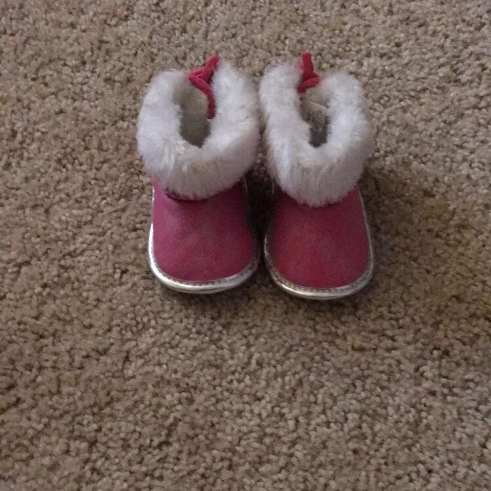 Infant boots all sizes are 3-6 months