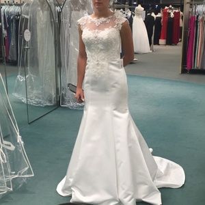 Ivory wedding dress