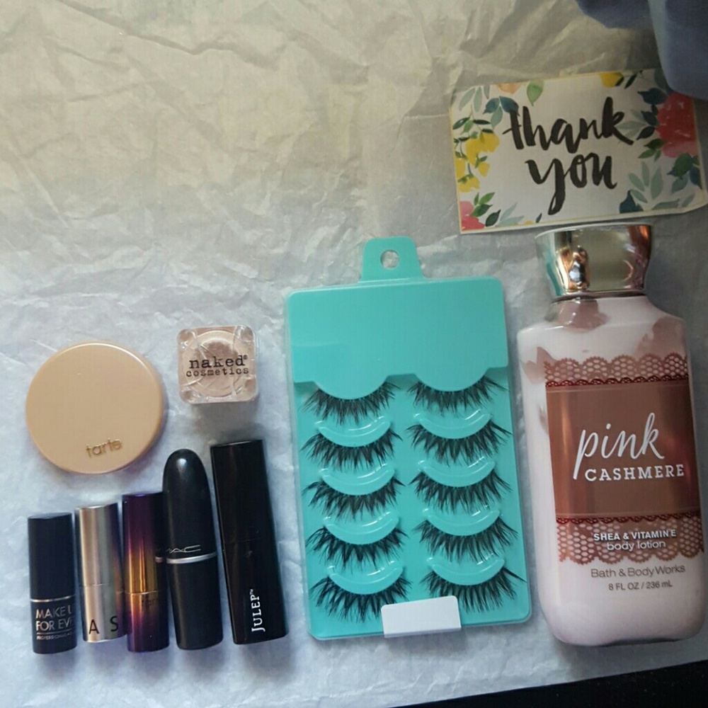 **** sold ***** Make up bundle