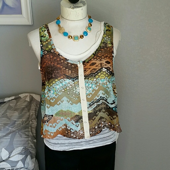 3/$10 Geometric Layered Tank - Picture 3 of 5