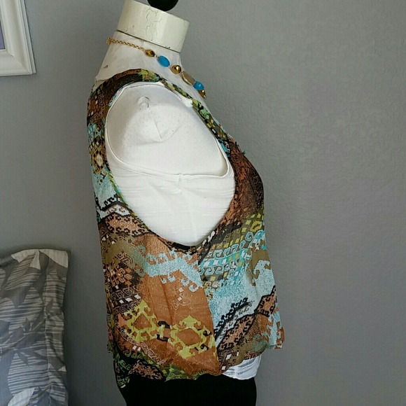 3/$10 Geometric Layered Tank - Picture 4 of 5