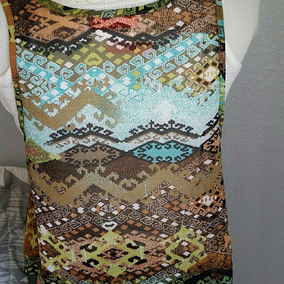 3/$10 Geometric Layered Tank - Picture 5 of 5