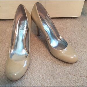 Jessica Simpson nude pumps 👠