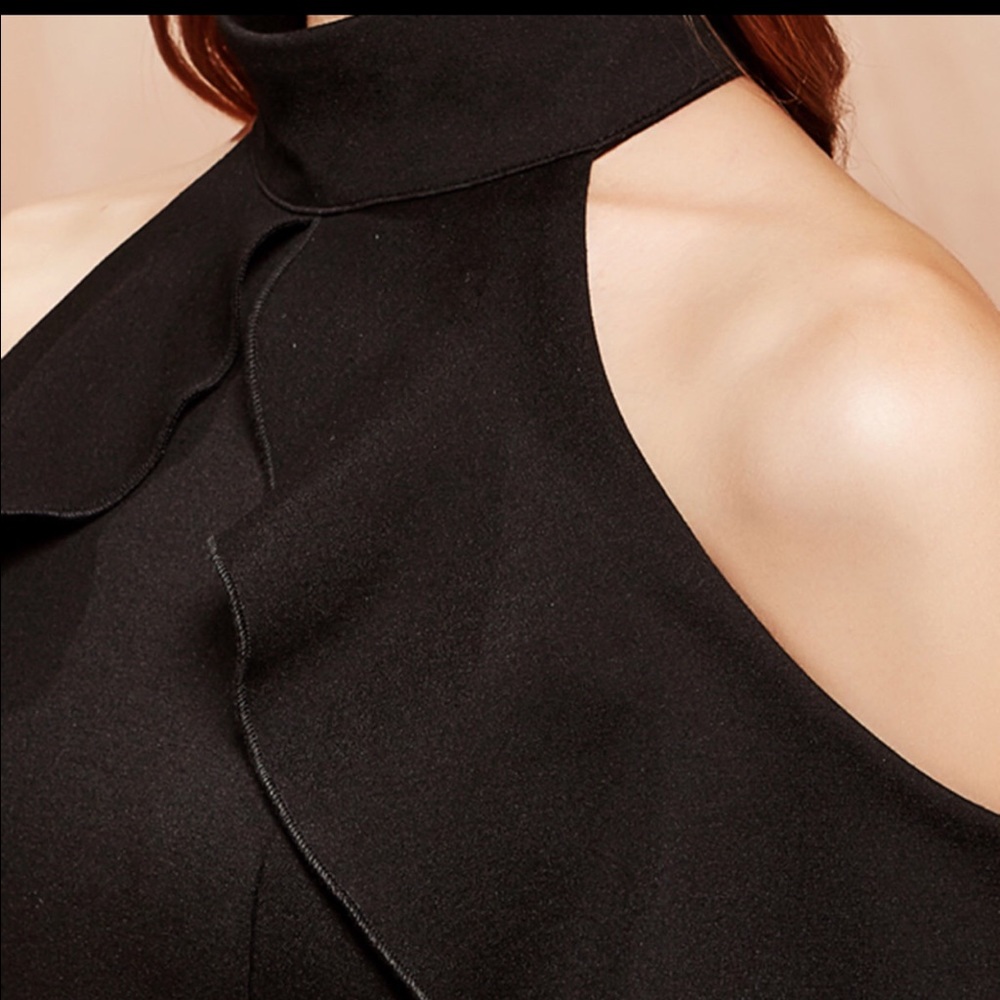Beautiful cold shoulder mini dress - Picture 3 of 5