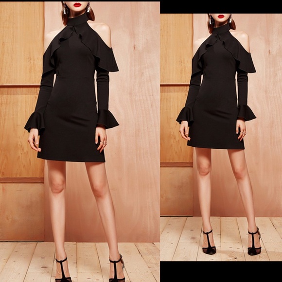 Beautiful cold shoulder mini dress - Picture 5 of 5