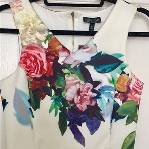 Brand new Top-Shop floral crop top