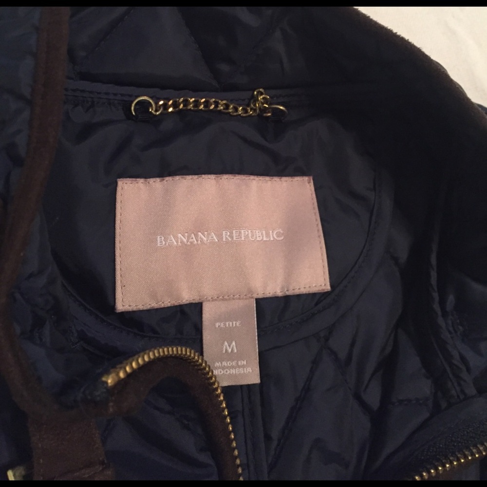 Banana Republic Quilted Vest - Picture 2 of 3