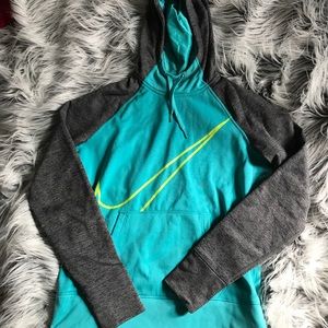 Women's Nike thermo fit sweatshirt