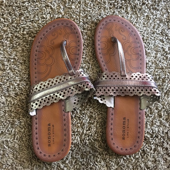 Sandals - Picture 1 of 2