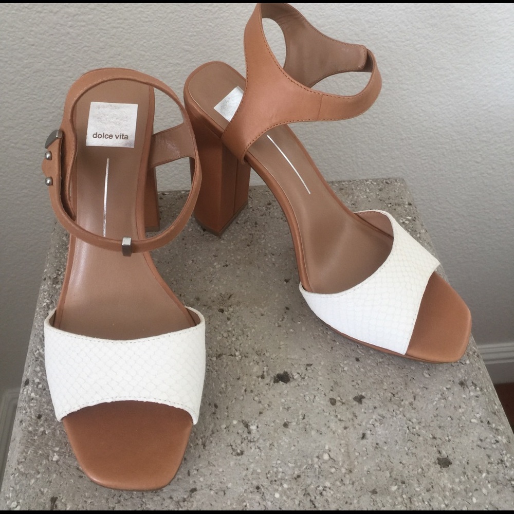 Saks Fifth Avenue Dolce Vita Sandals. NEW!