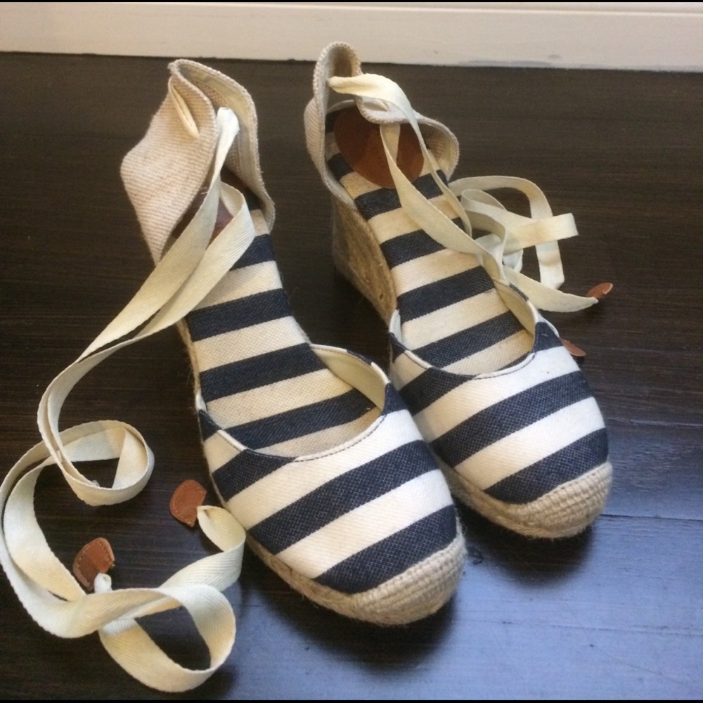 Stacked wedge sandal