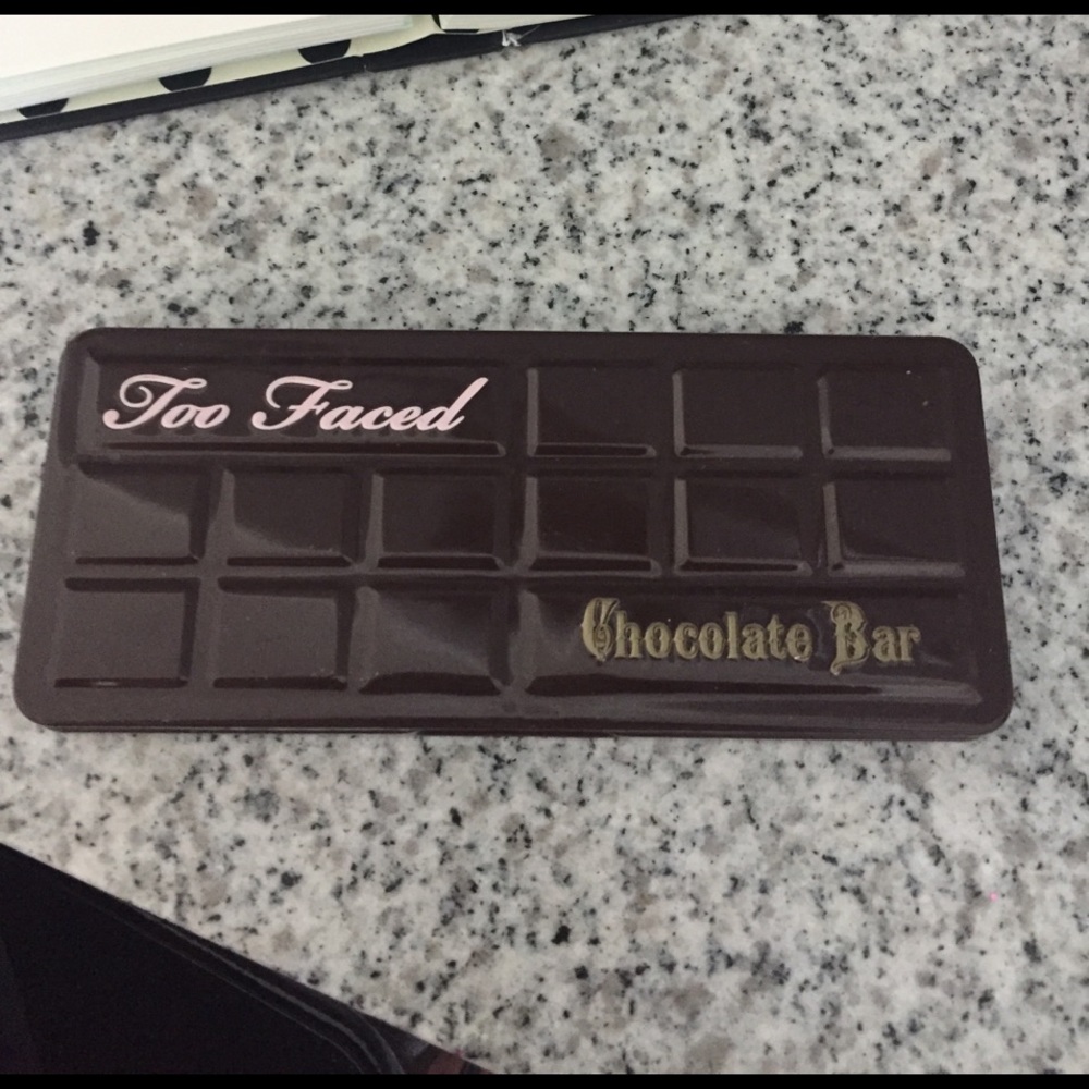 Too faced chocolate bar eyeshadow palate