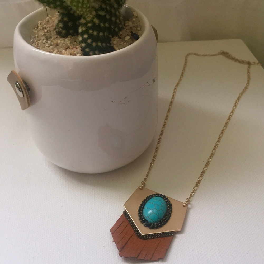 SUEDE FRINGE NECKLACE.