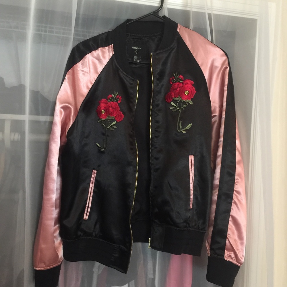 HUGE CLOSET SALE🎉F21 rose bomber jacket