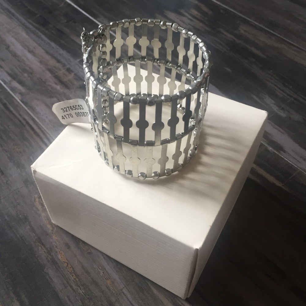 ANTHROPOLOGIE SILVER METAL CUFF
