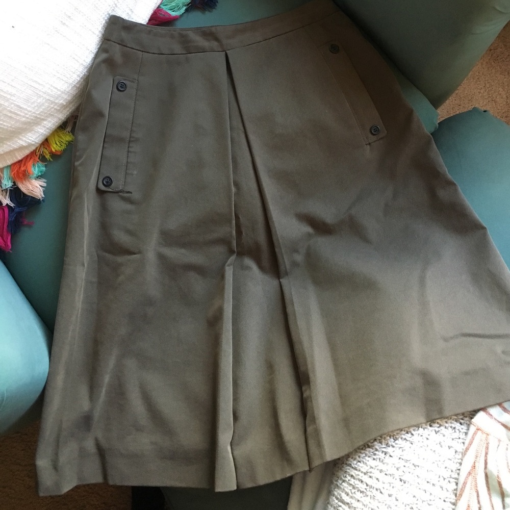 Club Monaco knee length skirt size 2