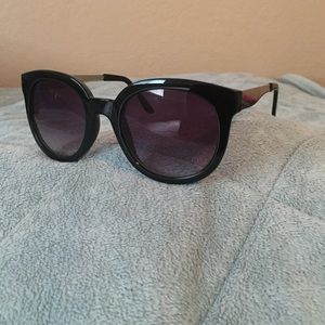 Black frame sunglasses