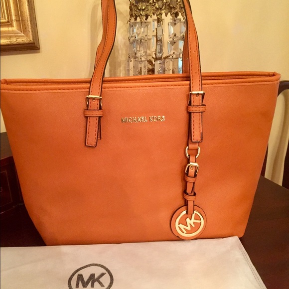Authentic Michael Kors Saffiano Leather Tote/Bag - Picture 1 of 4