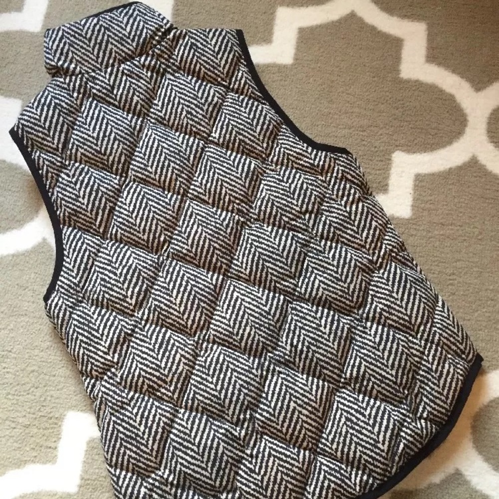 ❌SOLD❌ J Crew RETAIL Herringbone Excursion Vest - Picture 6 of 6