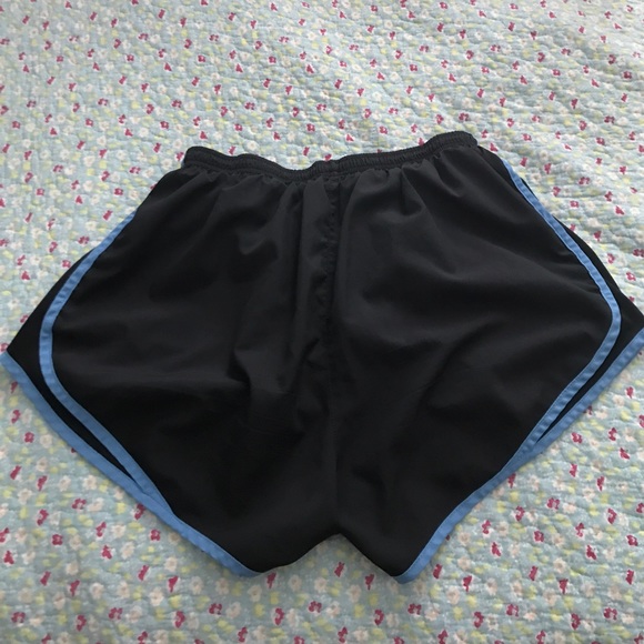 Size medium Nike shorts! Gently worn - Picture 2 of 2