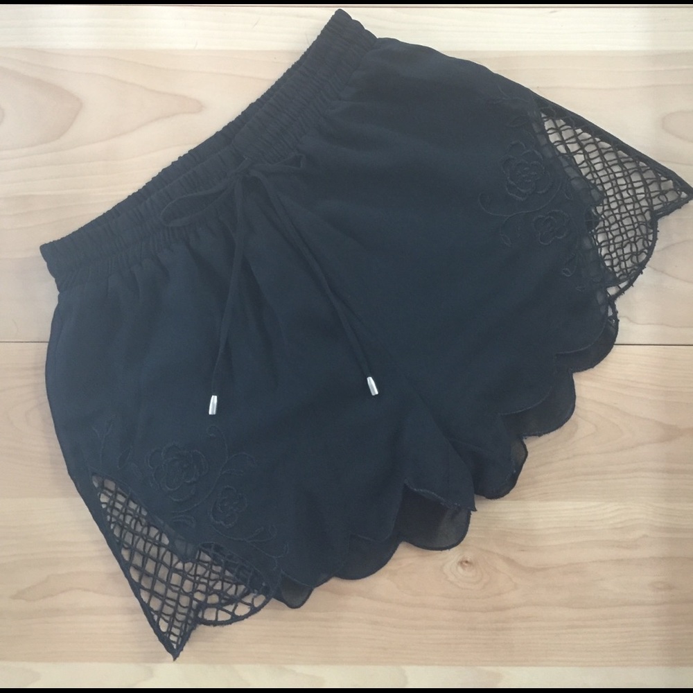 SALE! 🎉 Akira Chicago Black Label Shorts Small