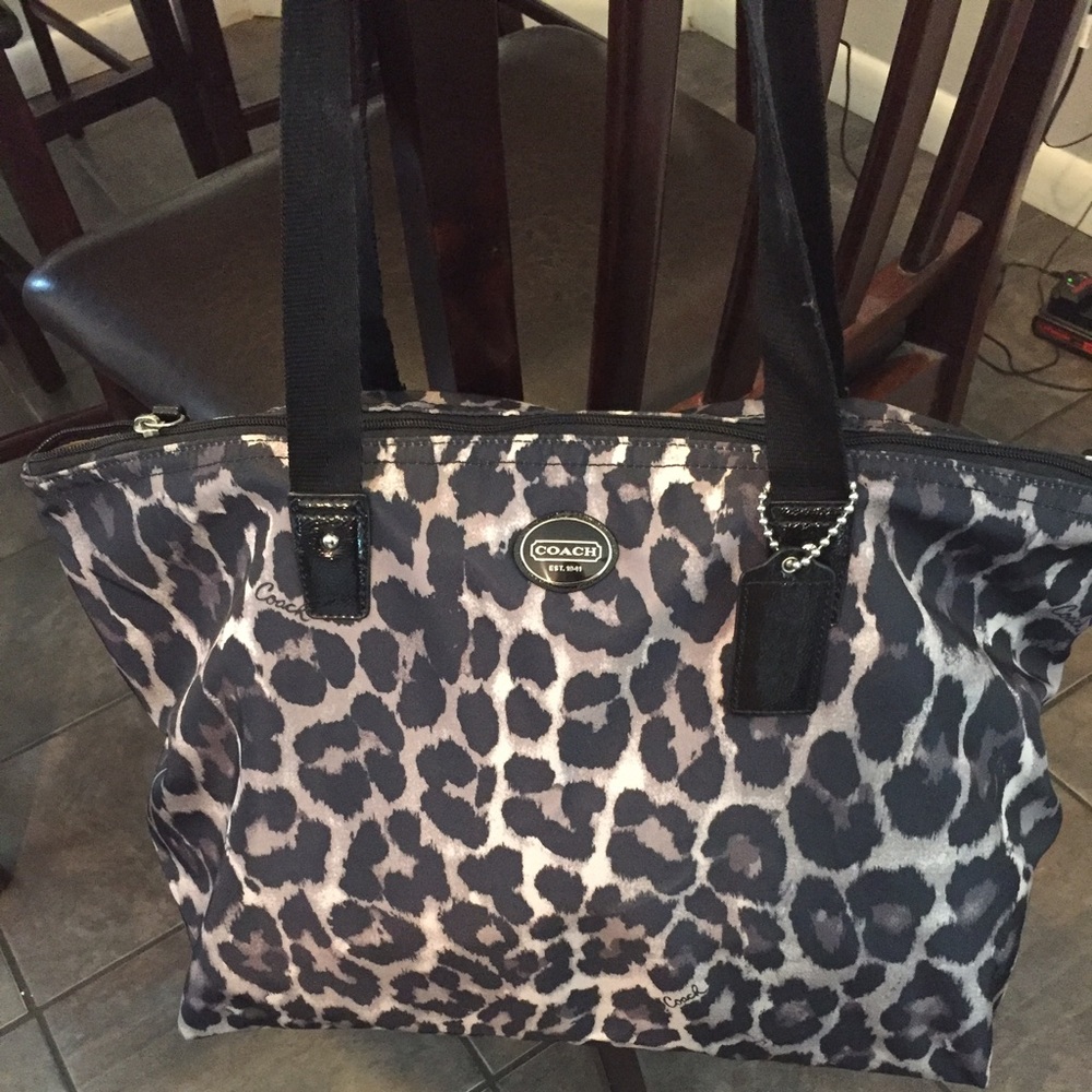 *SALE* Coach bag w/matching small bag