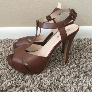 🎉1 Day Sale🎉GUESS Strappy Heels 👠