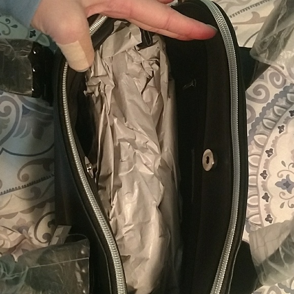 Kenneth cole bag - Picture 4 of 4