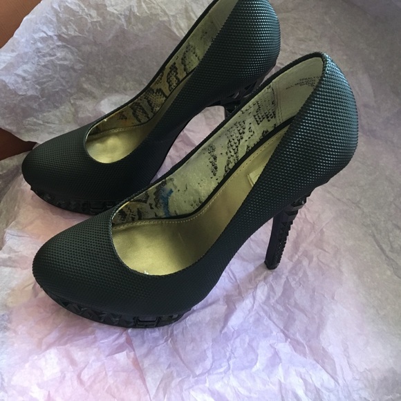 Rachel Roy Black Stiletos - Picture 3 of 4