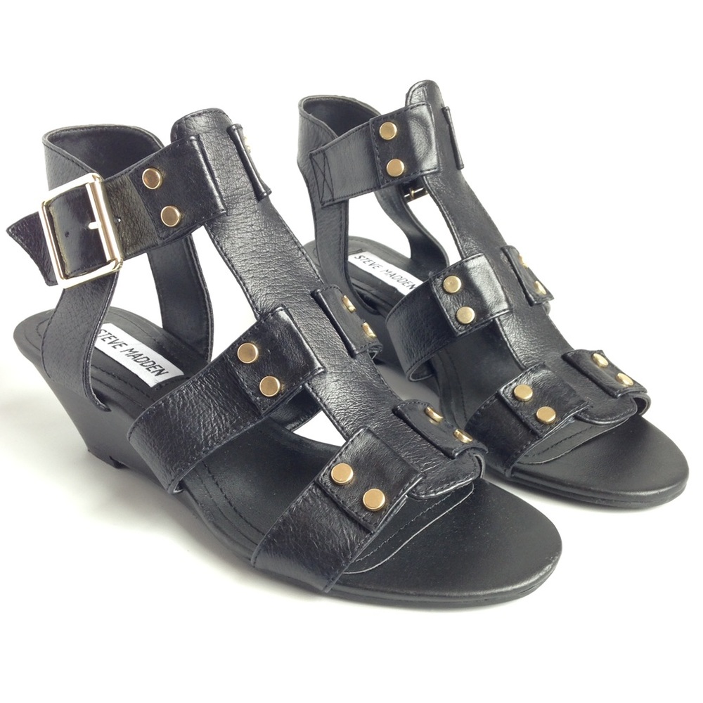 Steve Madden Sandal Size 7 Black Leather EUC