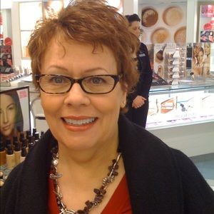 Meet your Posher, Margo