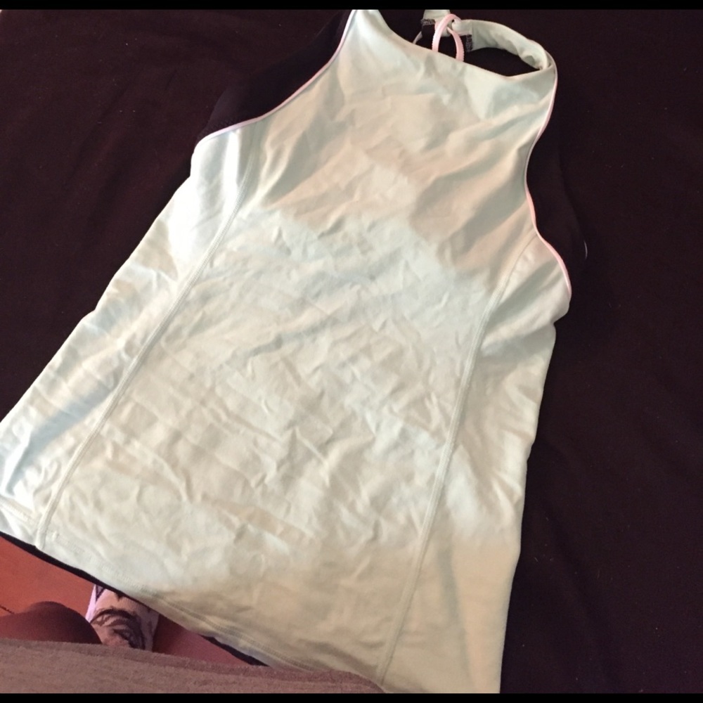 Lululemon high neck tank
