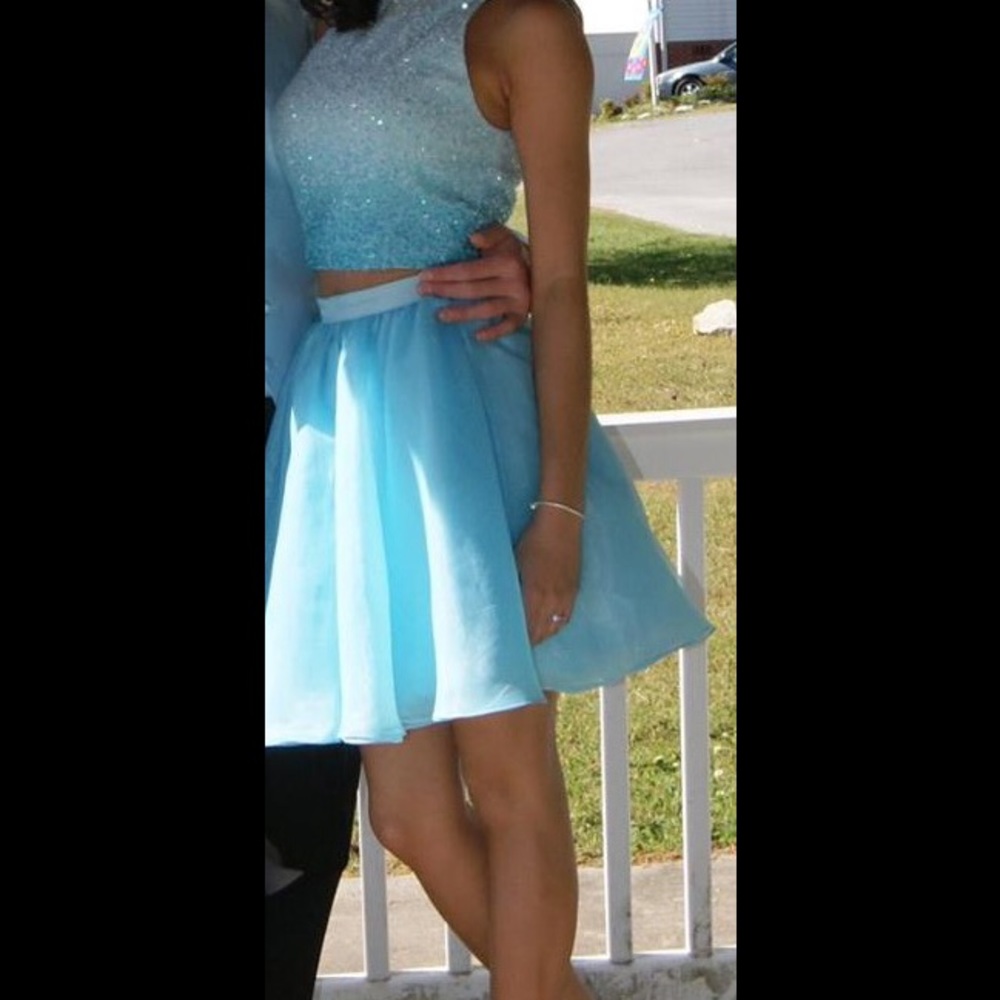 2 piece Tony Bowls prom gown - size 4