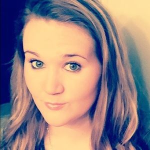 Meet your Posher, Hayley