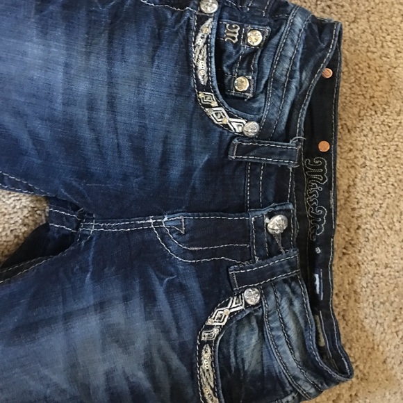 Miss Me Signature Cropped Jeans - Picture 2 of 4