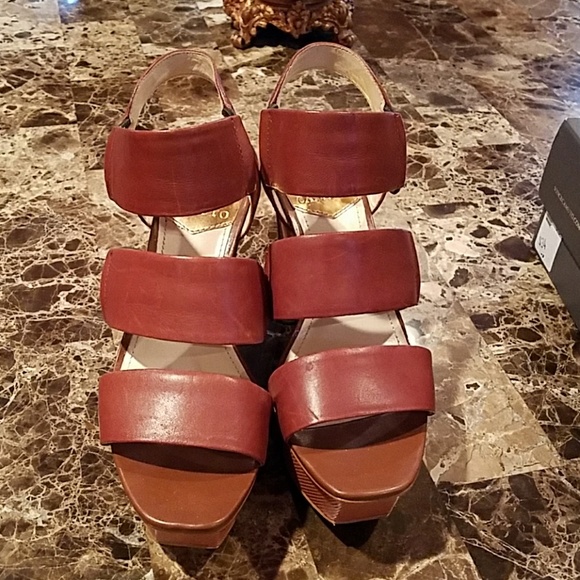 Vince Camuto wedges - Picture 2 of 4