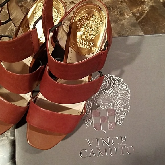 Vince Camuto wedges - Picture 3 of 4
