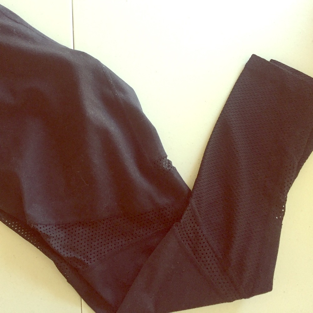 Zella (Nordstrom) black leggings with mesh detail