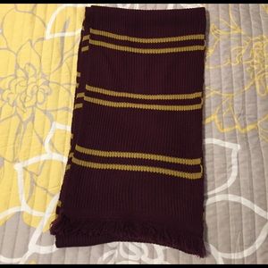 Harry Potter Gryffindor scarf