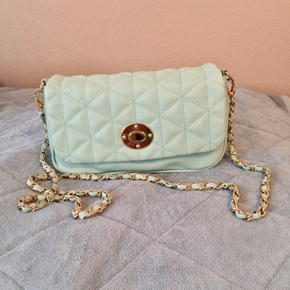 🎉1 Day Sale🎉Quilted Purse