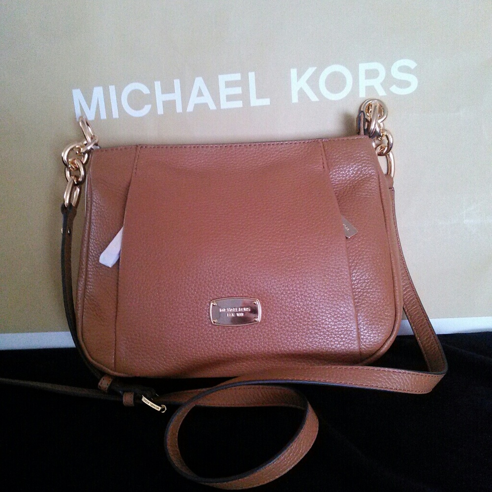 💥💥SOLD💥💥Michael Kors Leather Messenger