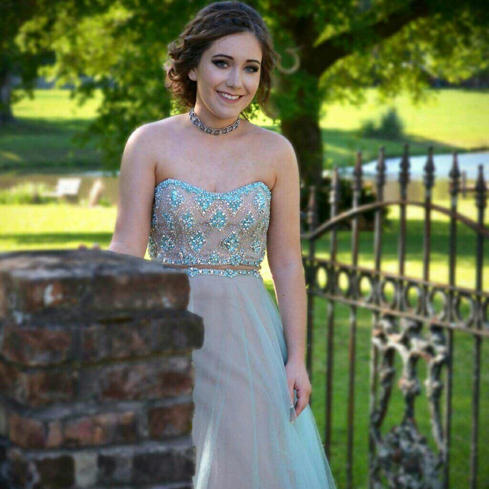 Prom dress size 4