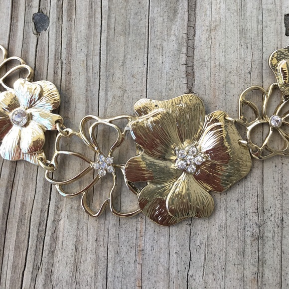 Gold Floral Necklace - Picture 3 of 3