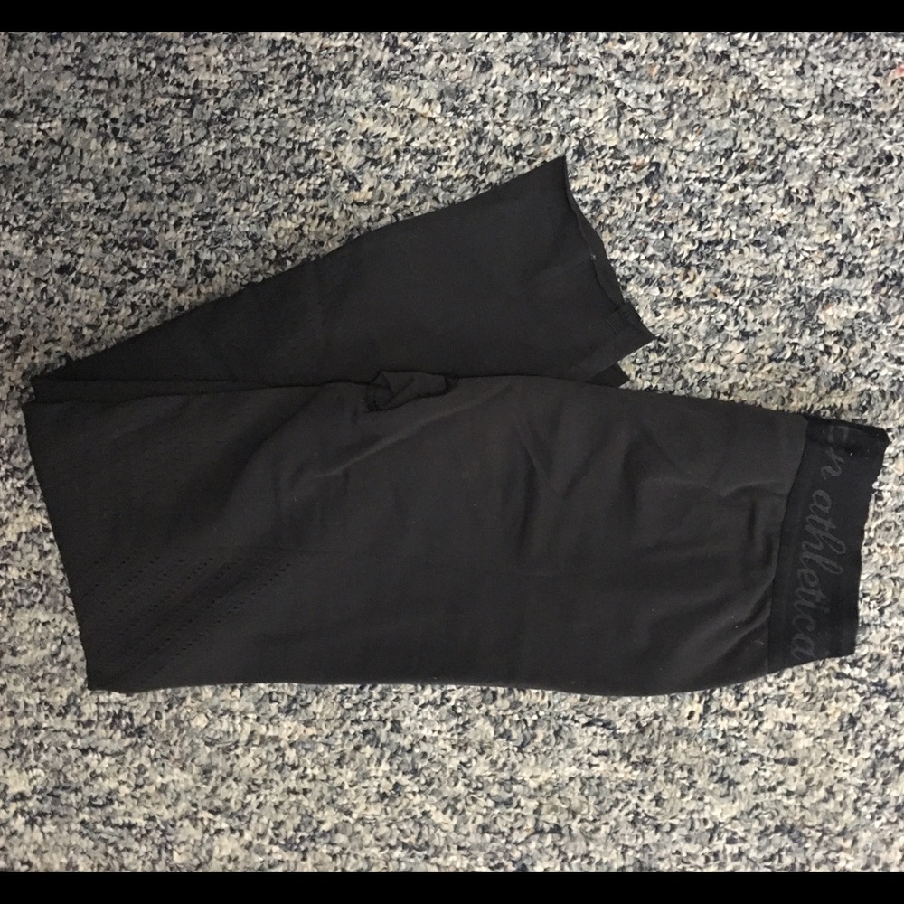 Black cropped mesh lulu leggings