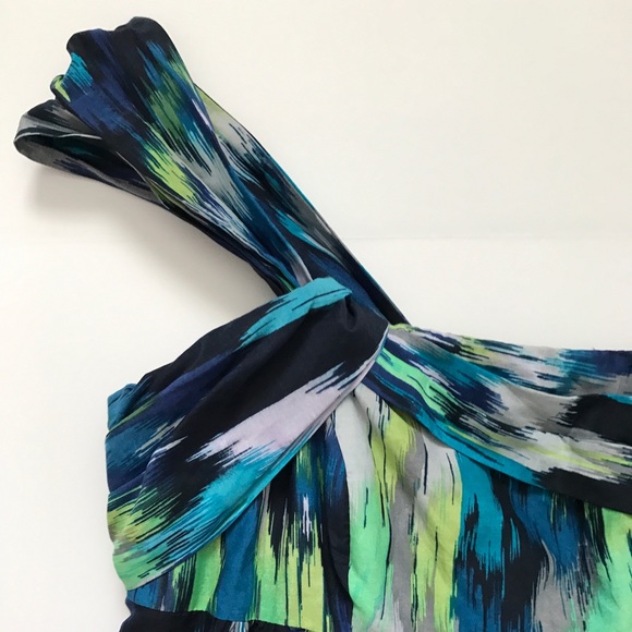 🎉final drop🎉 One Shoulder Loft Dress - Picture 2 of 4