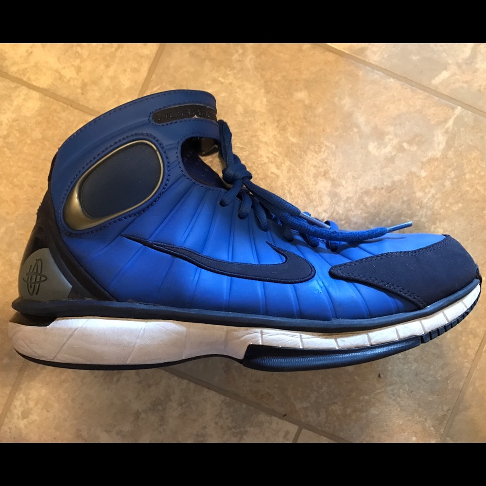 💥Moving SALE‼️Nike basketball shoes 2K4